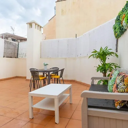 Chic Penthouse With Large Rooftop 马拉加