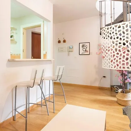 公寓 Chic Penthouse With Large Rooftop *